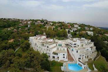 هتل El Mountazah