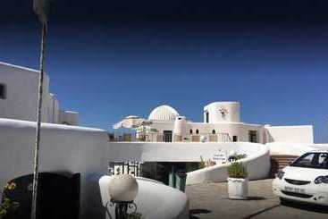 هتل El Mountazah