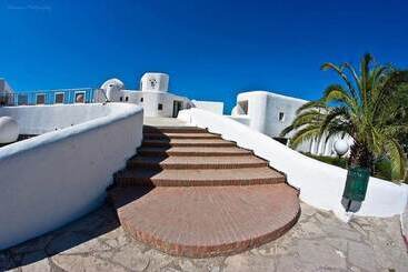 هتل El Mountazah