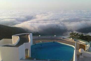 هتل El Mountazah