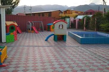 هتل Mini Pansionat Maksat