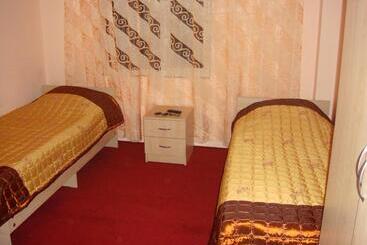 هتل Mini Pansionat Maksat
