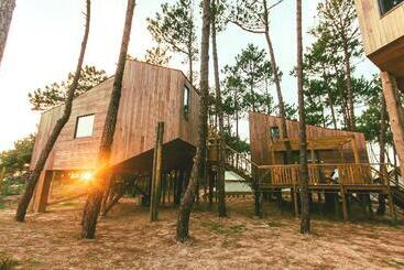استراحتگاه Bukubaki Eco Surf