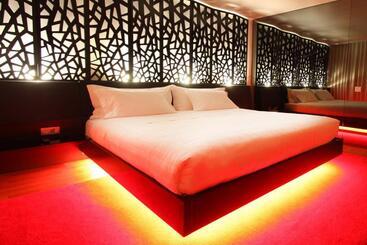 Silk Motel