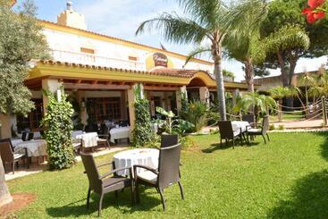 Hostal Cabo Roche