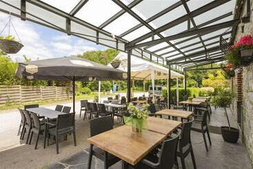 هتل Auberge De La Lesse