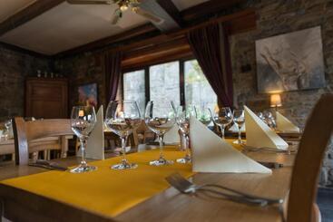 هتل Auberge De La Lesse