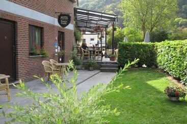 هتل Auberge De La Lesse