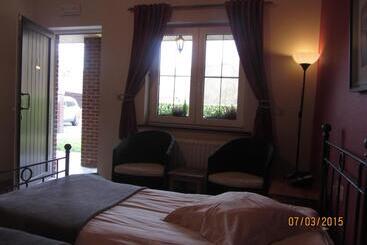 هتل Auberge De La Lesse