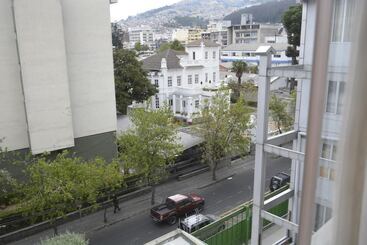 هتل Casa Kolping Quito