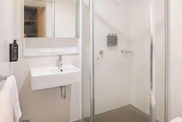 هتل Ibis Darwin Airport