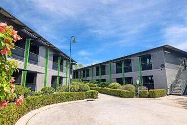 هتل Ibis Darwin Airport