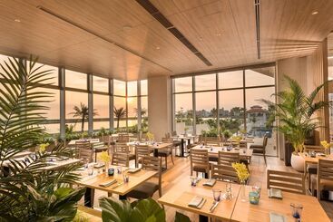 هتل Doubletree By Hilton Okinawa Chatan Resort