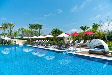 هتل Doubletree By Hilton Okinawa Chatan Resort