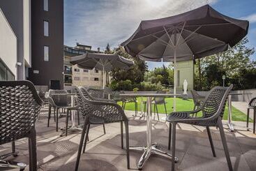 هتل Essence Inn Marianos