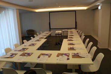هتل Essence Inn Marianos