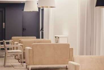 هتل Essence Inn Marianos