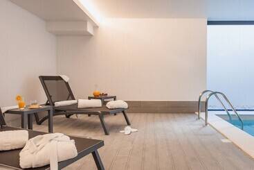 هتل Essence Inn Marianos