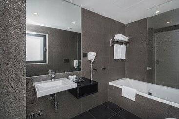 هتل Essence Inn Marianos