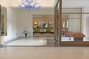 هتل H10 Palazzo Canova