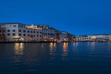 هتل H10 Palazzo Canova