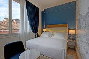 هتل H10 Palazzo Canova