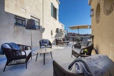 هتل H10 Palazzo Canova