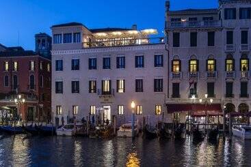 هتل H10 Palazzo Canova