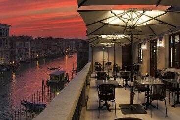 هتل H10 Palazzo Canova
