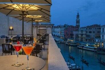 هتل H10 Palazzo Canova