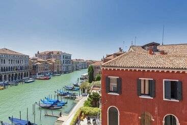 هتل H10 Palazzo Canova