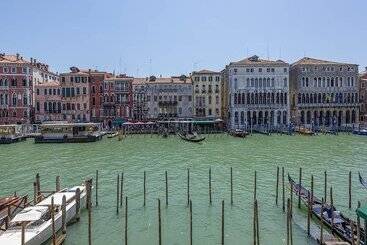 هتل H10 Palazzo Canova