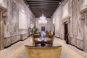 هتل Nani Mocenigo Palace