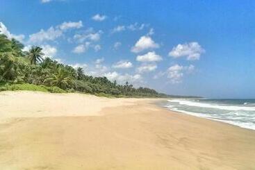 هتل Nirvana Beach Boutique