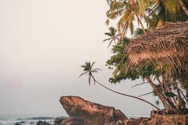 هتل Nirvana Beach Boutique