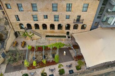 هتل Palacio Tondon, La Rioja Brinas, Autograph Collection