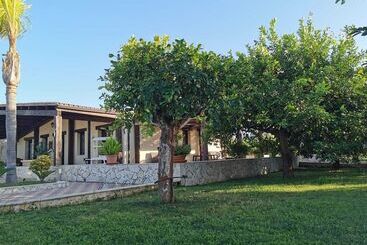 هتل Terra Dei Limoni
