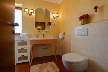 تختخواب و صبحانه Bella & Stella Rooms