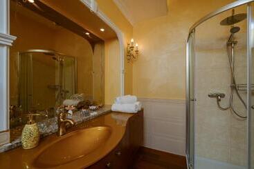 تختخواب و صبحانه Bella & Stella Rooms
