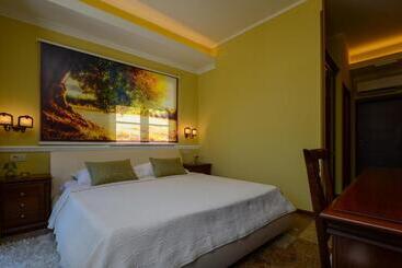 تختخواب و صبحانه Bella & Stella Rooms