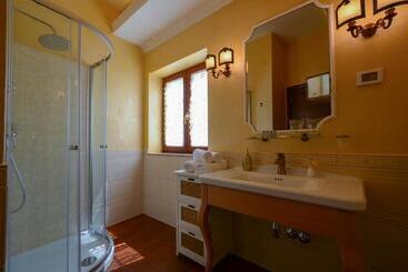 تختخواب و صبحانه Bella & Stella Rooms