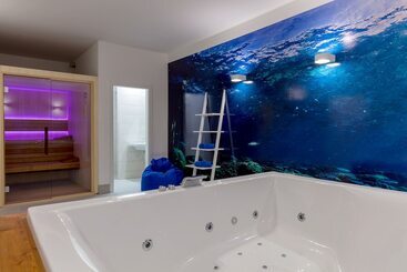 تختخواب و صبحانه Luxury Villa Karla