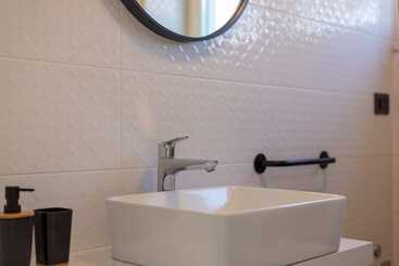 تختخواب و صبحانه Luxury Villa Karla