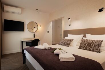 تختخواب و صبحانه Luxury Villa Karla