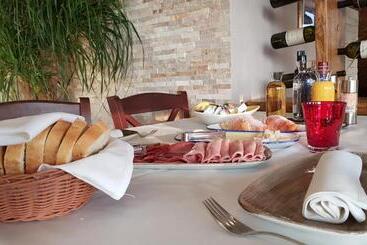 تختخواب و صبحانه Boutique Rooms Luna
