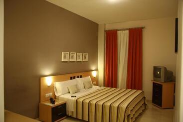 Hostal Don Julio - Sanlucar la Mayor