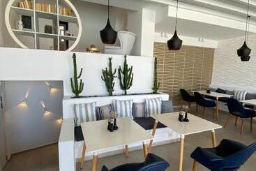 هتل Absolute Mykonos Suites & More