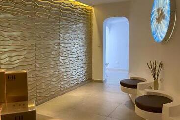 هتل Absolute Mykonos Suites & More