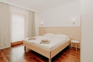 هتل Bed And Breakfast Kolo Adults Only