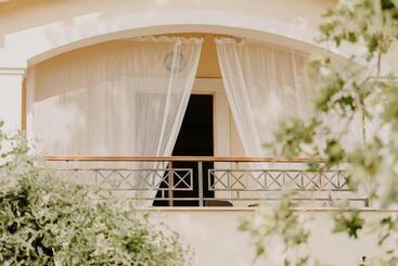 هتل Bed And Breakfast Kolo Adults Only